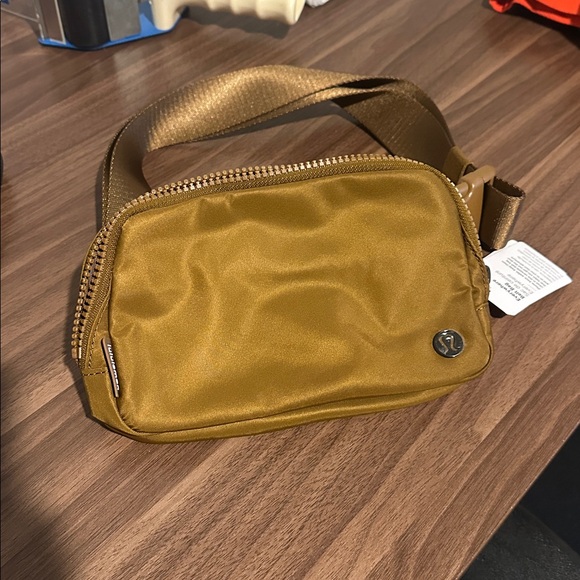 NWT Lululemon Everywhere Belt Bag
Burnt Caramel - Picture 5 of 8